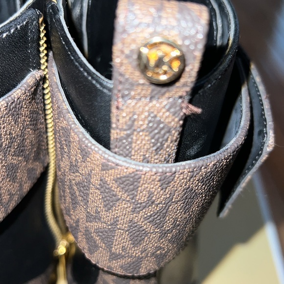 Michael Kors Women’s Tatum combat  Lace-Up Boot - Picture 6 of 12